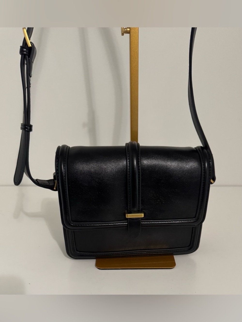 MANGO Rectangle Piece Classic Black Leather Crossbody Bag with Gold Accent NWOT - Picture 8 of 12